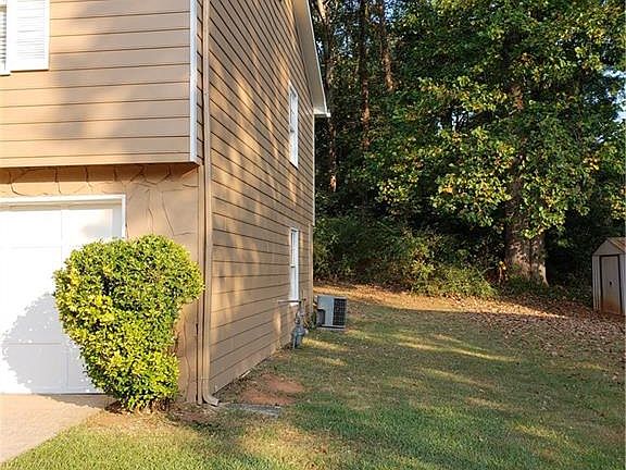 4th image of 1542 Daniel Ln