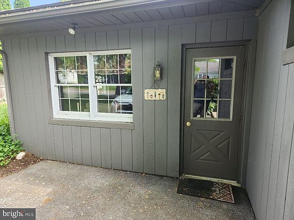 4th image of 808 3rd Ave