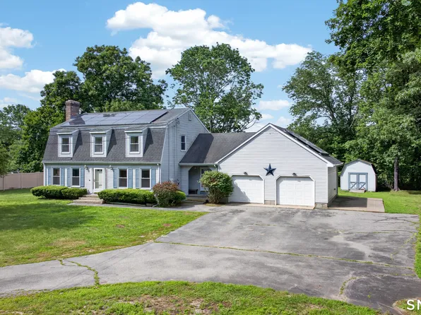 7 Massapeag Point Road, Montville, CT 06382
