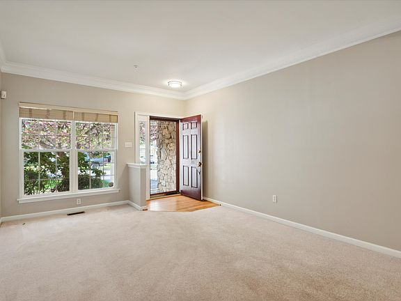 3rd image of 103 Birchwood Dr