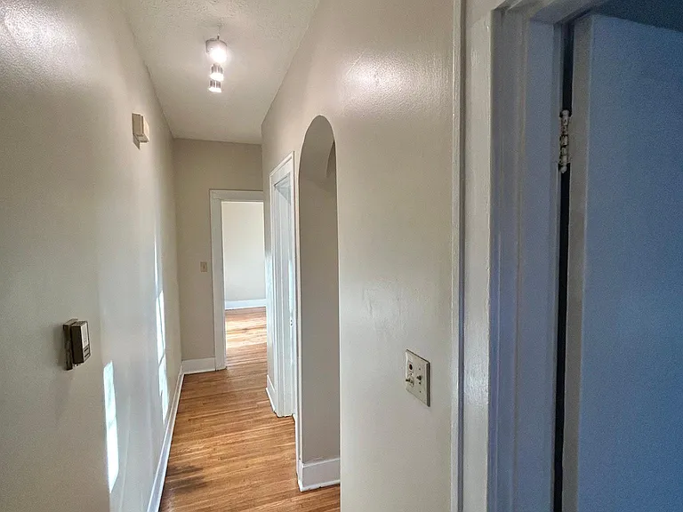 1911 Roanoke Ave #1 — Photo 14