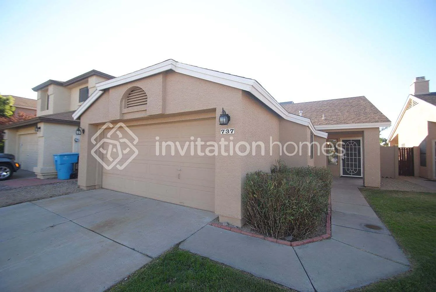 737 E Sack Dr Phoenix, AZ 85024 — Photo 1