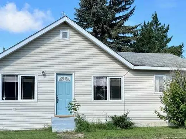 208 E 1st St W, Lashburn, SK S0M 1H0