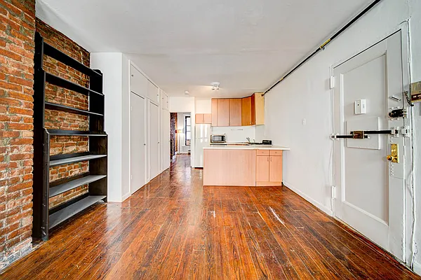Rented by R New York | media 7