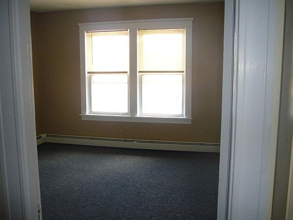 bedroom can accommodate a king sized bed