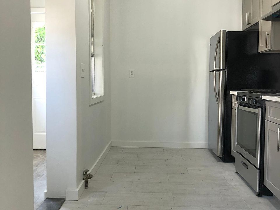 1st image of 210 S 1st Ave Floor 1