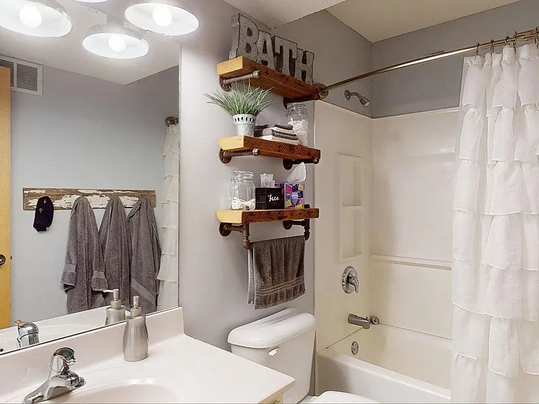 3057 Venice Ln NW — Photo 30