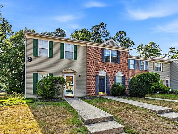 2nd image of 192 Rumson Dr #192