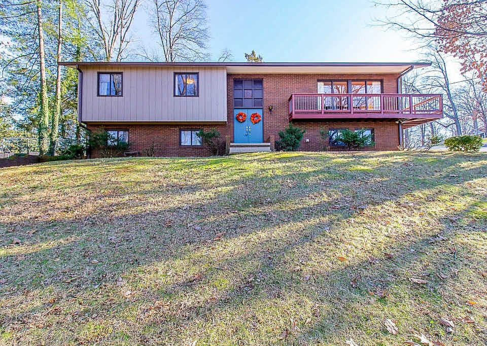 1st image of 232 Essex Dr