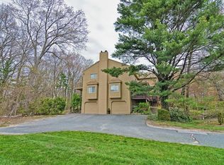 14 Country Club Ln #B, Milford, MA 01757