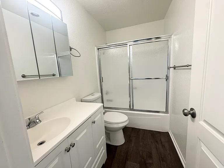 Victoria Pines — Photo 19