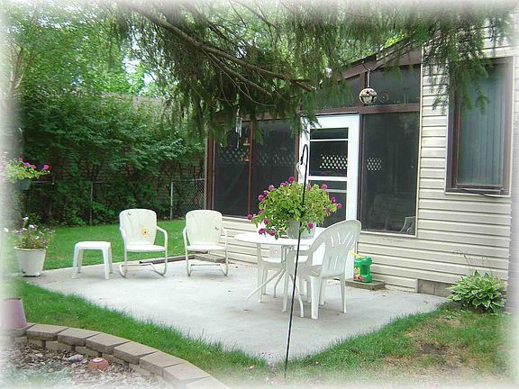 2nd image of 1540 Dixon Dr