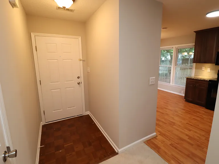 12305 Harcourt Dr — Photo 2