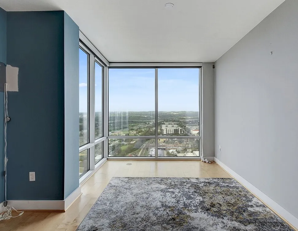 Apartment for Rent — Photo 2