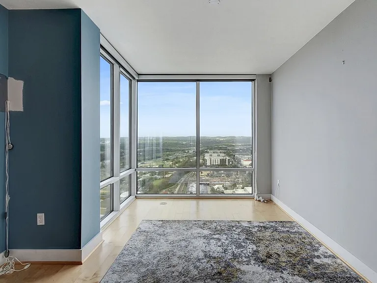 300 Bowie St #ID27009 — Photo 2