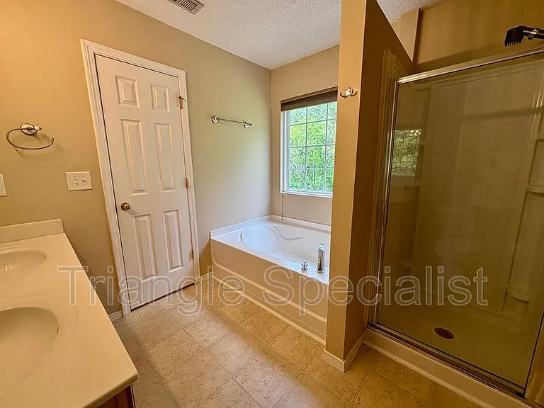 7 Thorton Ct — Photo 13