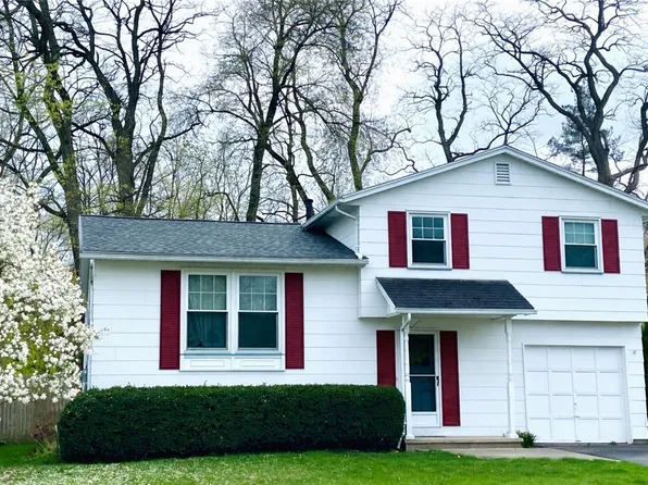 37 Penhurst Rd, Rochester, NY 14610