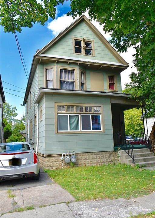 1st image of 36 Manhattan Ave