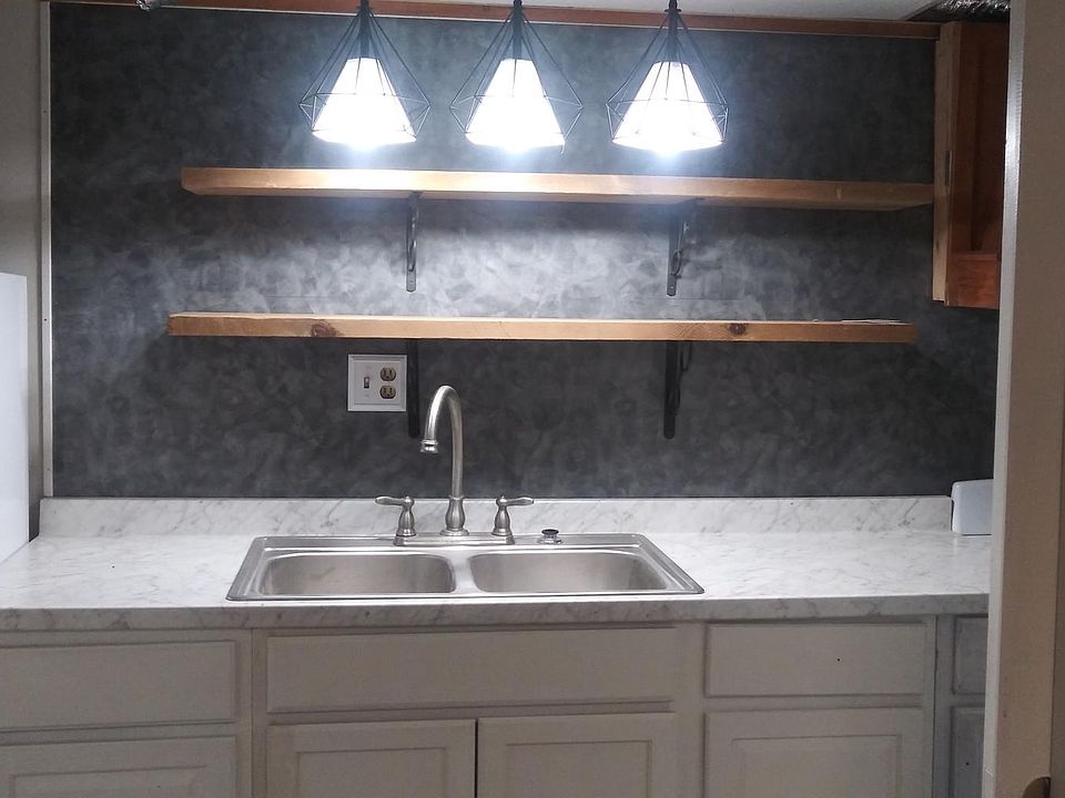 Updated Petite Kitchen, new appliances