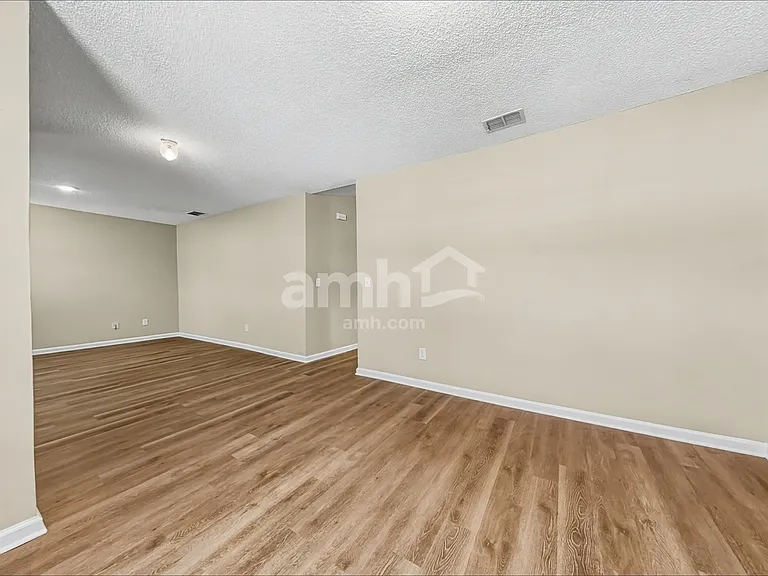 8612 Tristan Dr — Photo 16