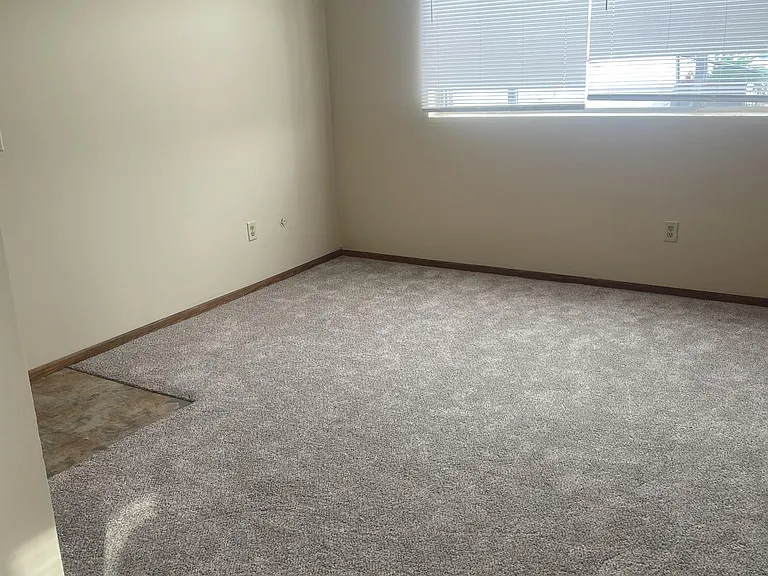 464 Pullman Ave — Photo 6