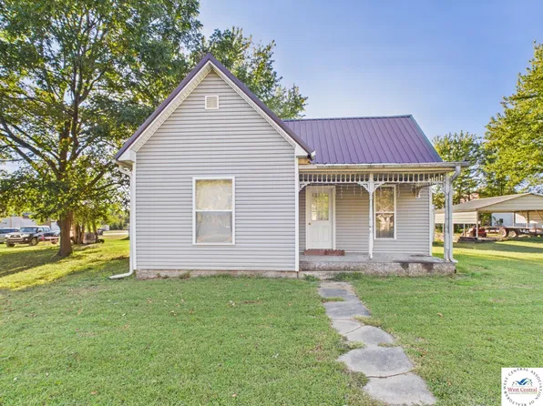 108 S Lee St, Leeton, MO 64761