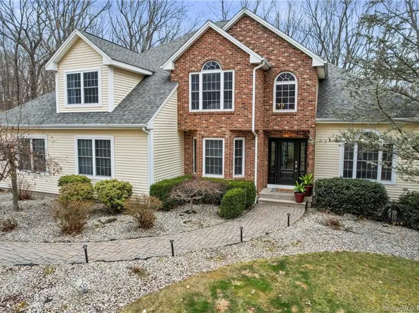 18 Hearthstone Court, Southington, CT 06489