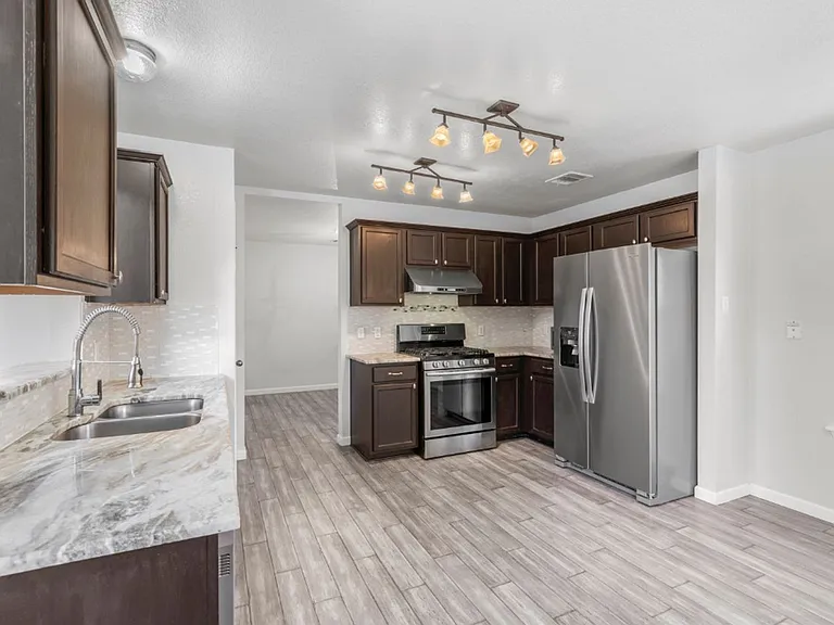 11502 Johnny Weismuller Ln — Photo 9