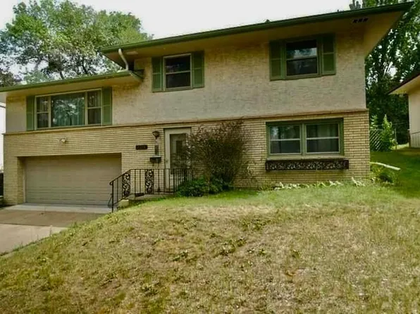 2218 Upper Afton Rd E, Saint Paul, MN 55119