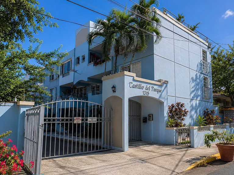 155 Calle Del Parque #A — Photo 1