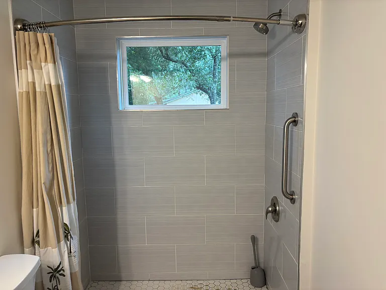 1303 Hickory St — Photo 10