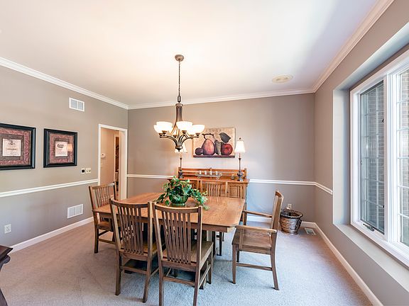 4th image of 2714 Royal Kings Ct