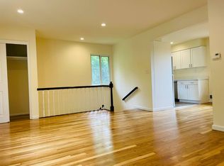 26 Elm Ave, Glen Cove, NY 11542