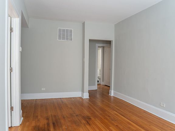 4th image of 3002-10 W Ainslie St #3008-1S