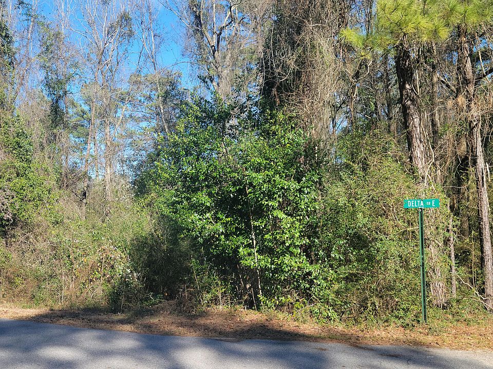 1st image of 202 Delta Dr E