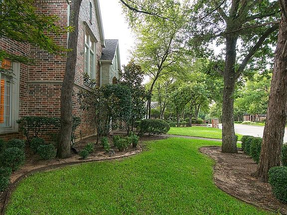 2nd image of 808 Huntington Ct