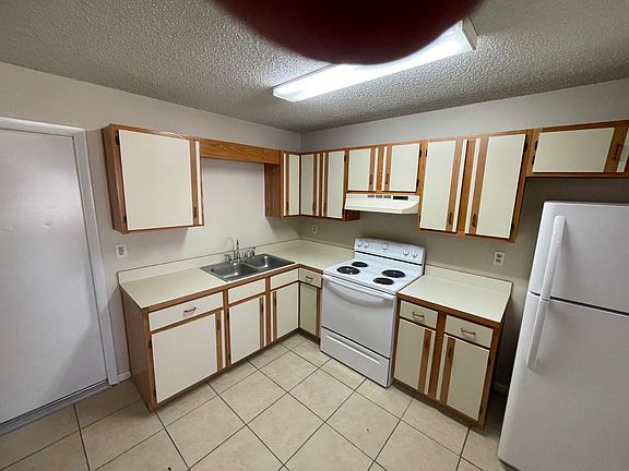 5th image of 2354 Fern Palm Dr