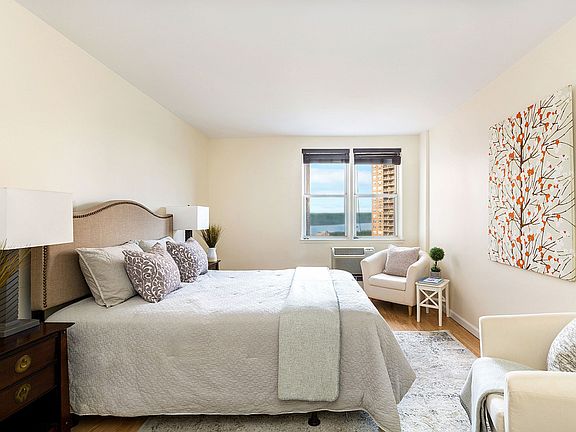 3rd image of 5800 Arlington Avenue 9x #9X