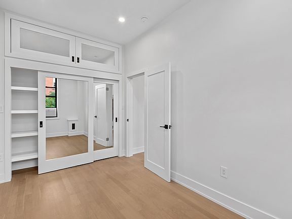 4th image of 64 Macdougal St APT 7