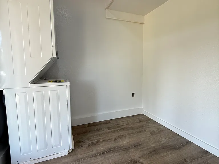 1324 E Oakhurst St — Photo 13