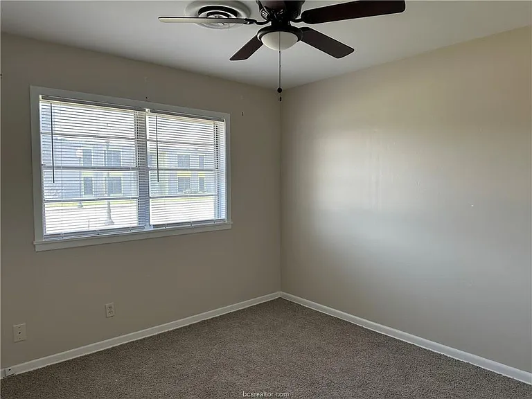 4005 College Main St — Photo 13