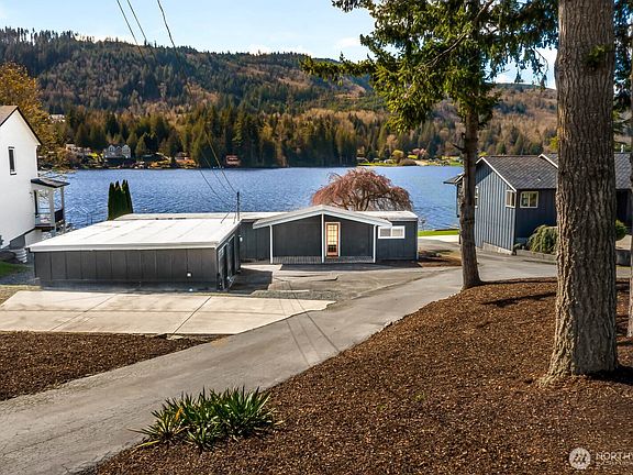 3rd image of 24094 N West View Road