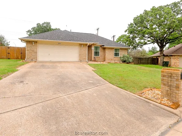 2004 Sandalwood Ln, Bryan, TX 77807