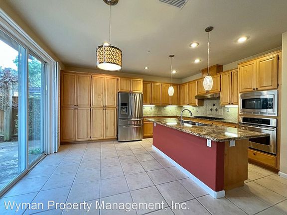 5th image of 46 Summerbrooke Cir