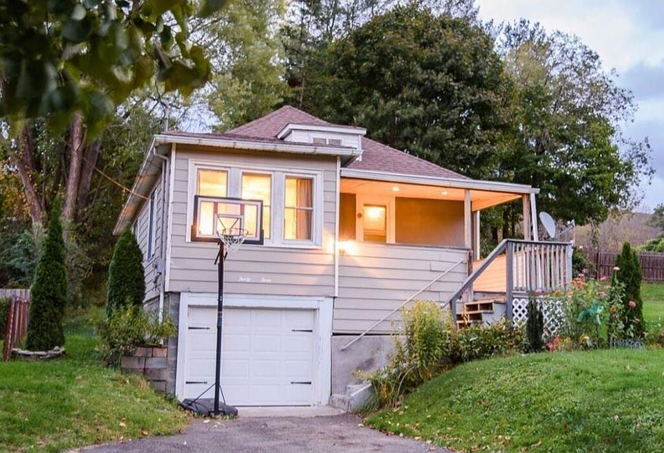1st image of 33 Pierce St