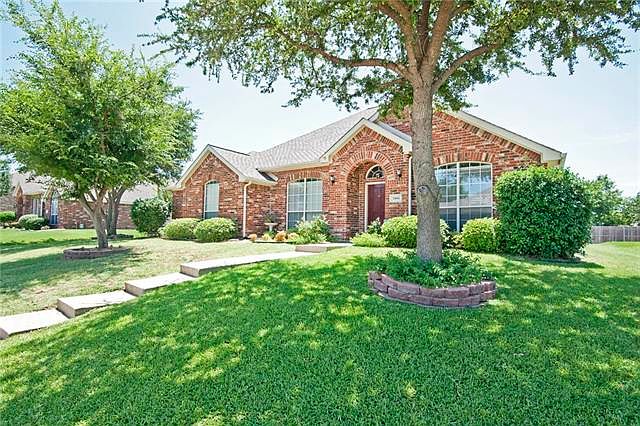 1st image of 7405 Meadowwood Dr