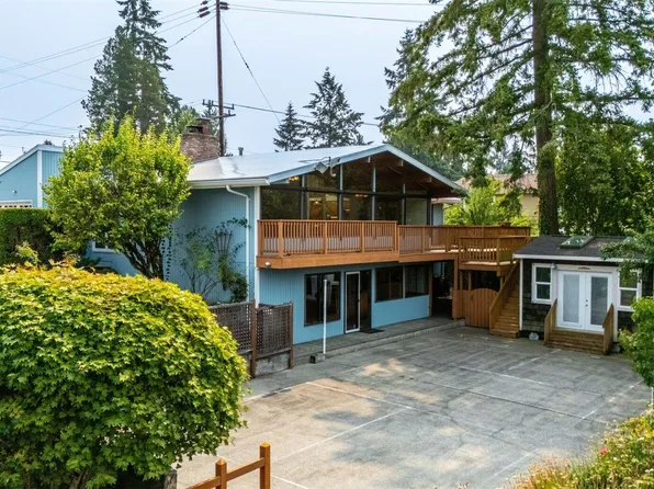 19505 45th Avenue NE, Lake Forest Park, WA 98155