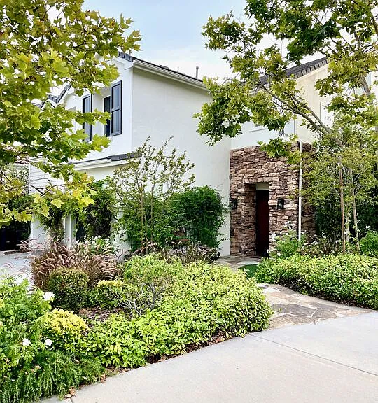 991 Deerhill Rd — Photo 1