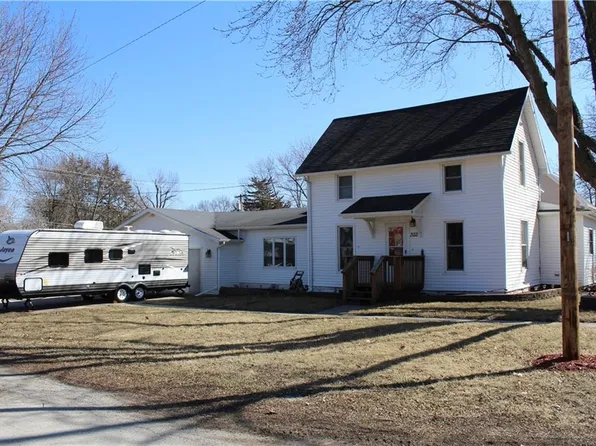 302 1st St, Cambridge, IA 50046