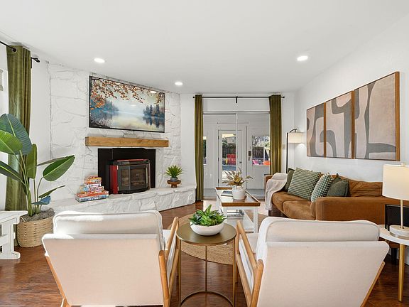 3rd image of 43617 North Fork Drive